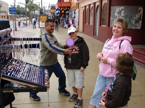 Day-6-Wheeling-and-dealing-with-the-Mexican-jewelry-salesman.